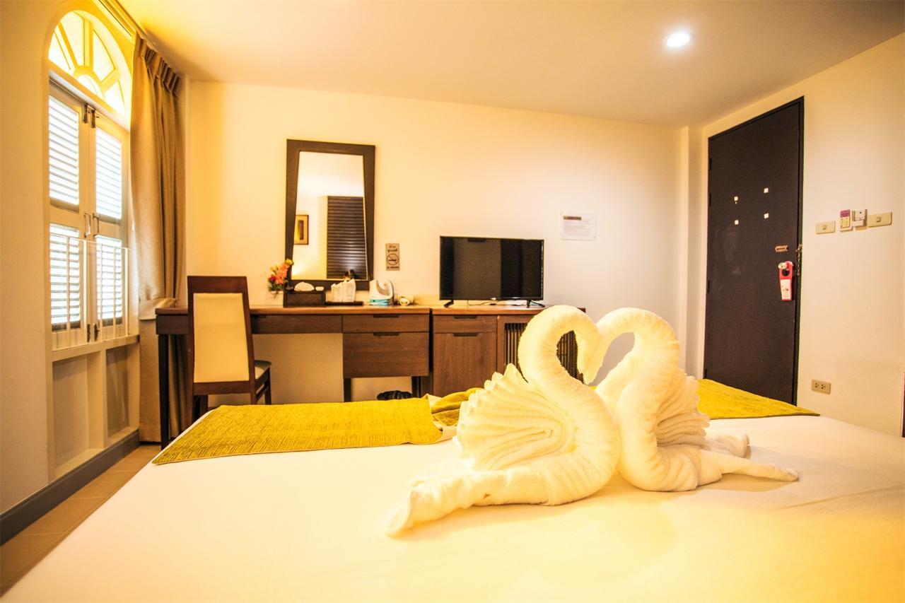 Готель Sino House Patong Екстер'єр фото