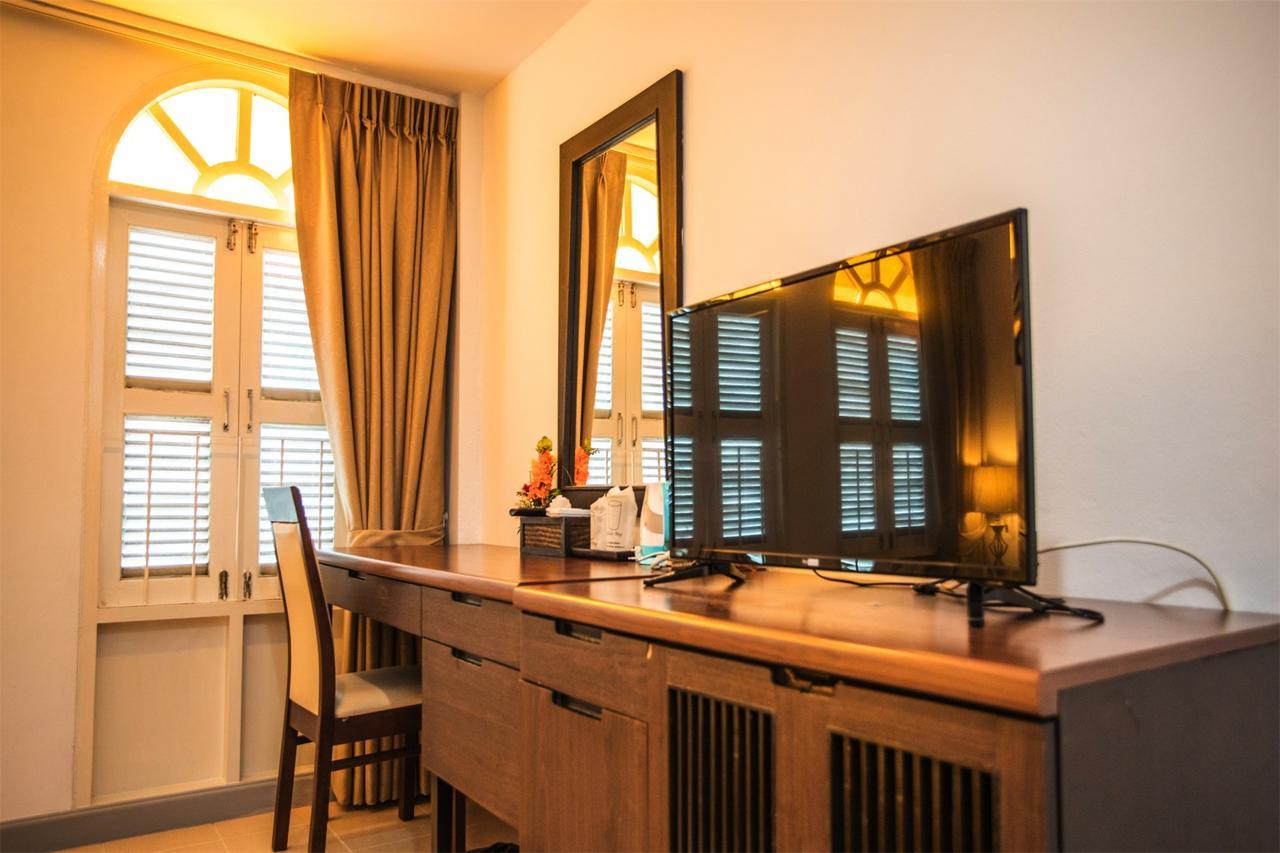Готель Sino House Patong Екстер'єр фото