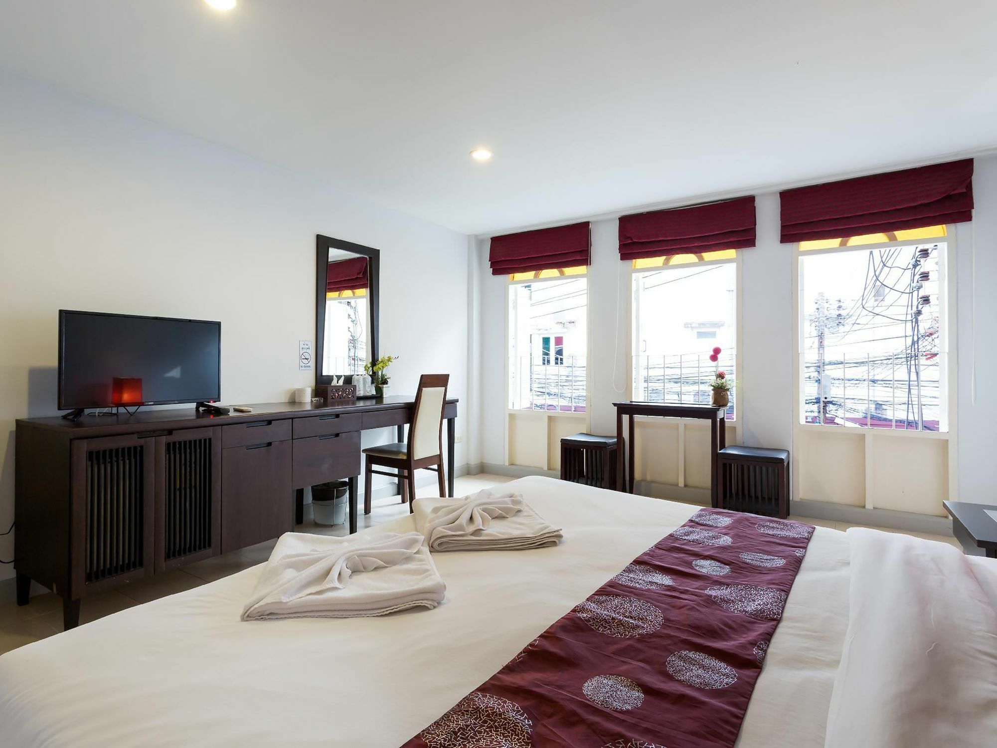 Готель Sino House Patong Екстер'єр фото