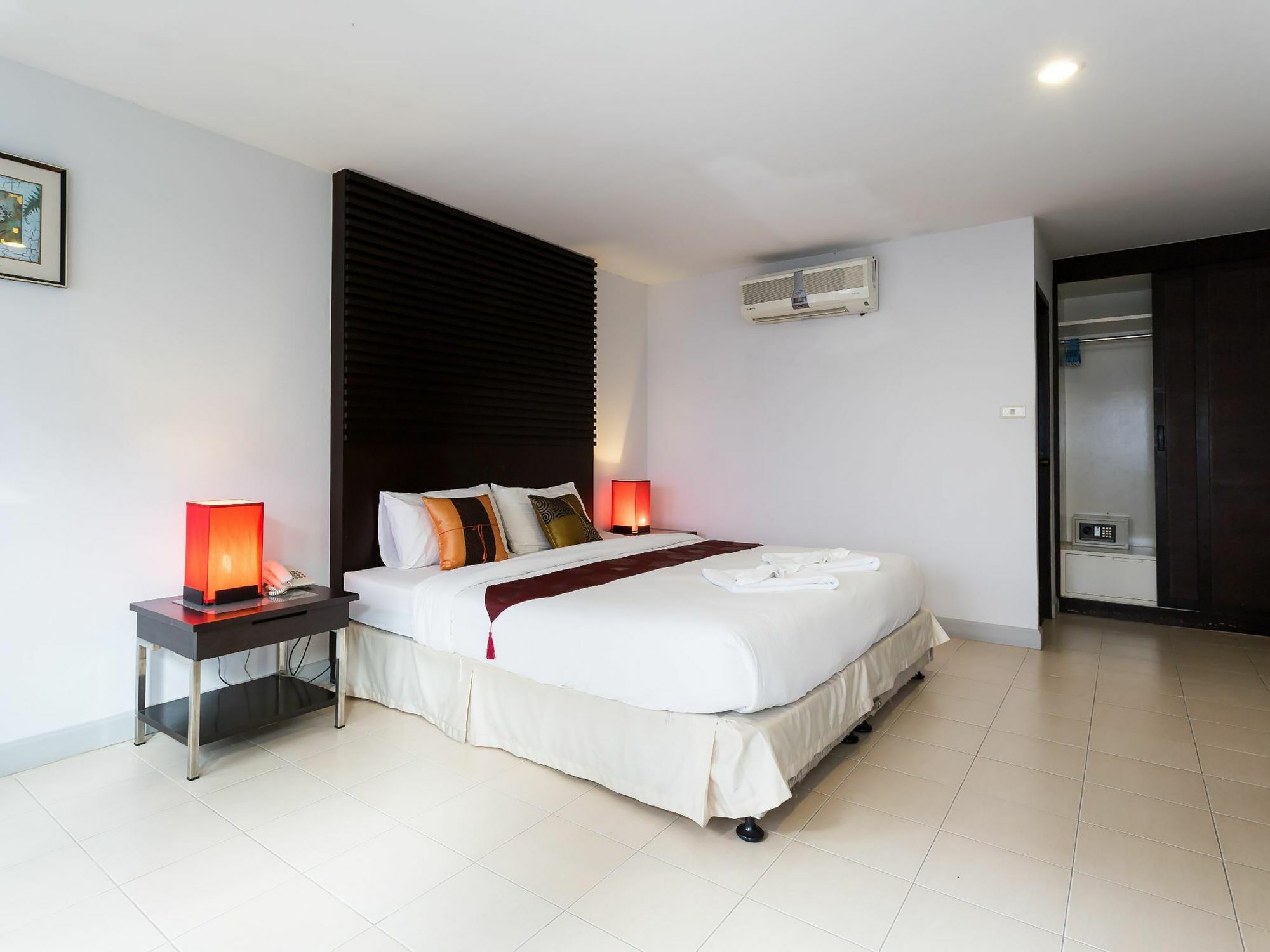 Готель Sino House Patong Екстер'єр фото