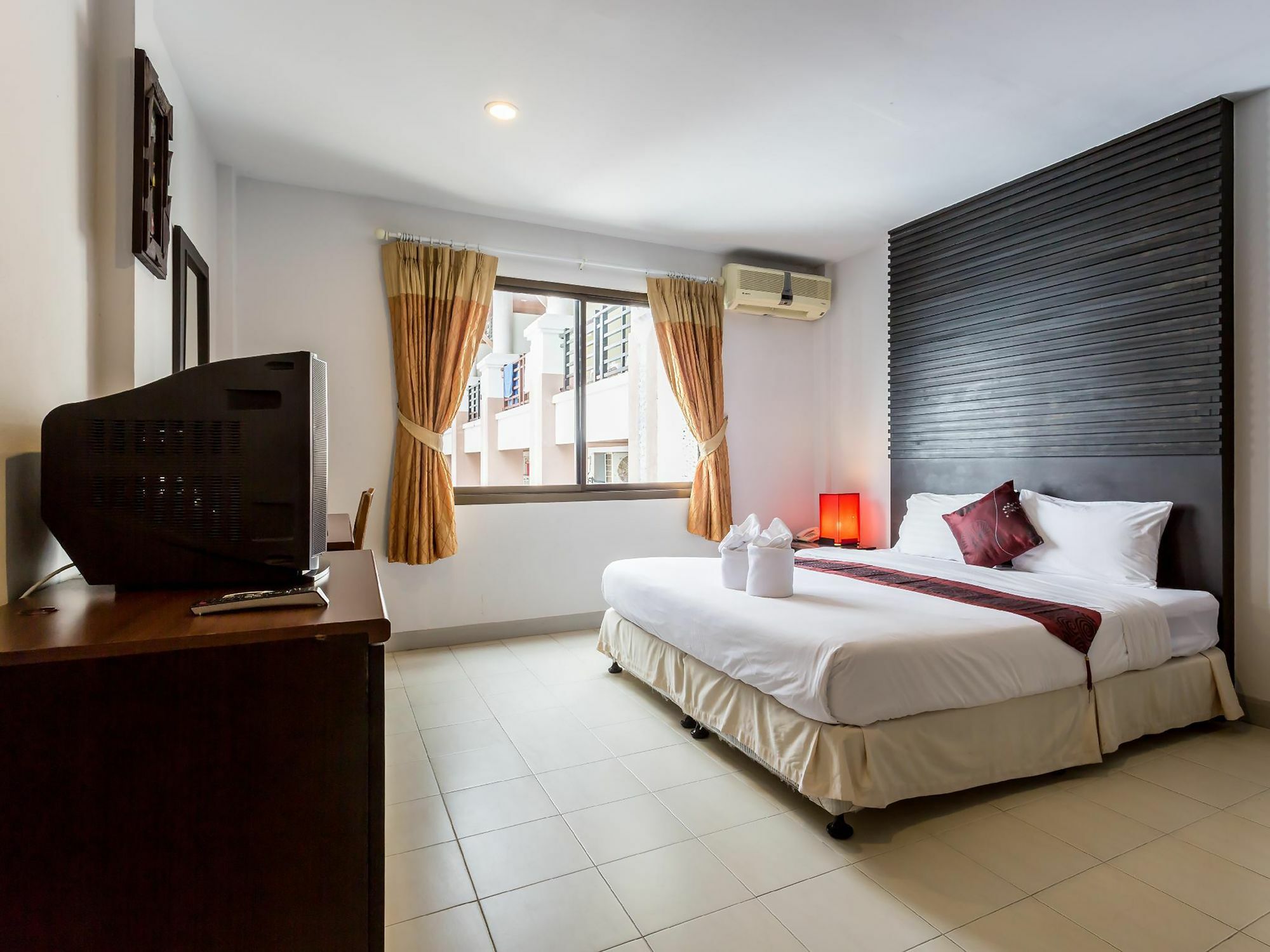 Готель Sino House Patong Екстер'єр фото