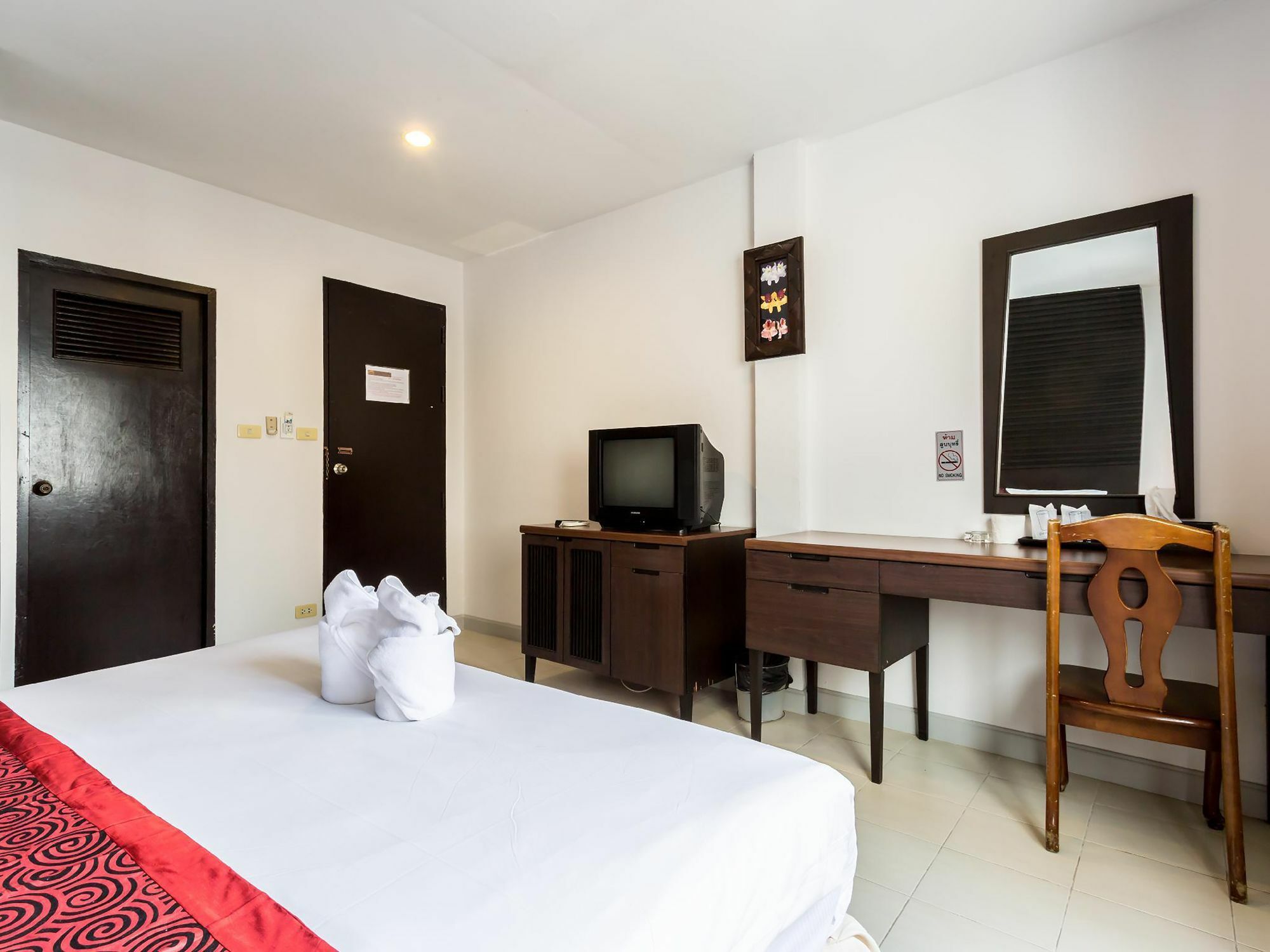 Готель Sino House Patong Екстер'єр фото