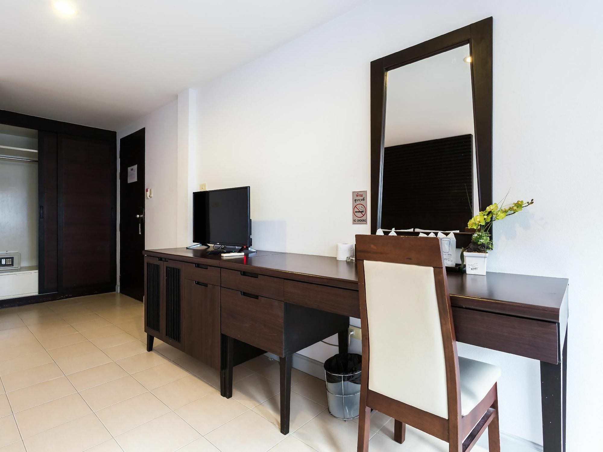 Готель Sino House Patong Екстер'єр фото