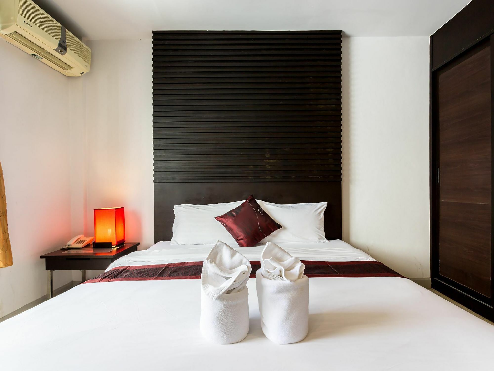 Готель Sino House Patong Екстер'єр фото
